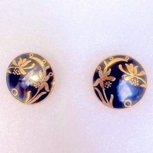 Gold flower in dark Earring